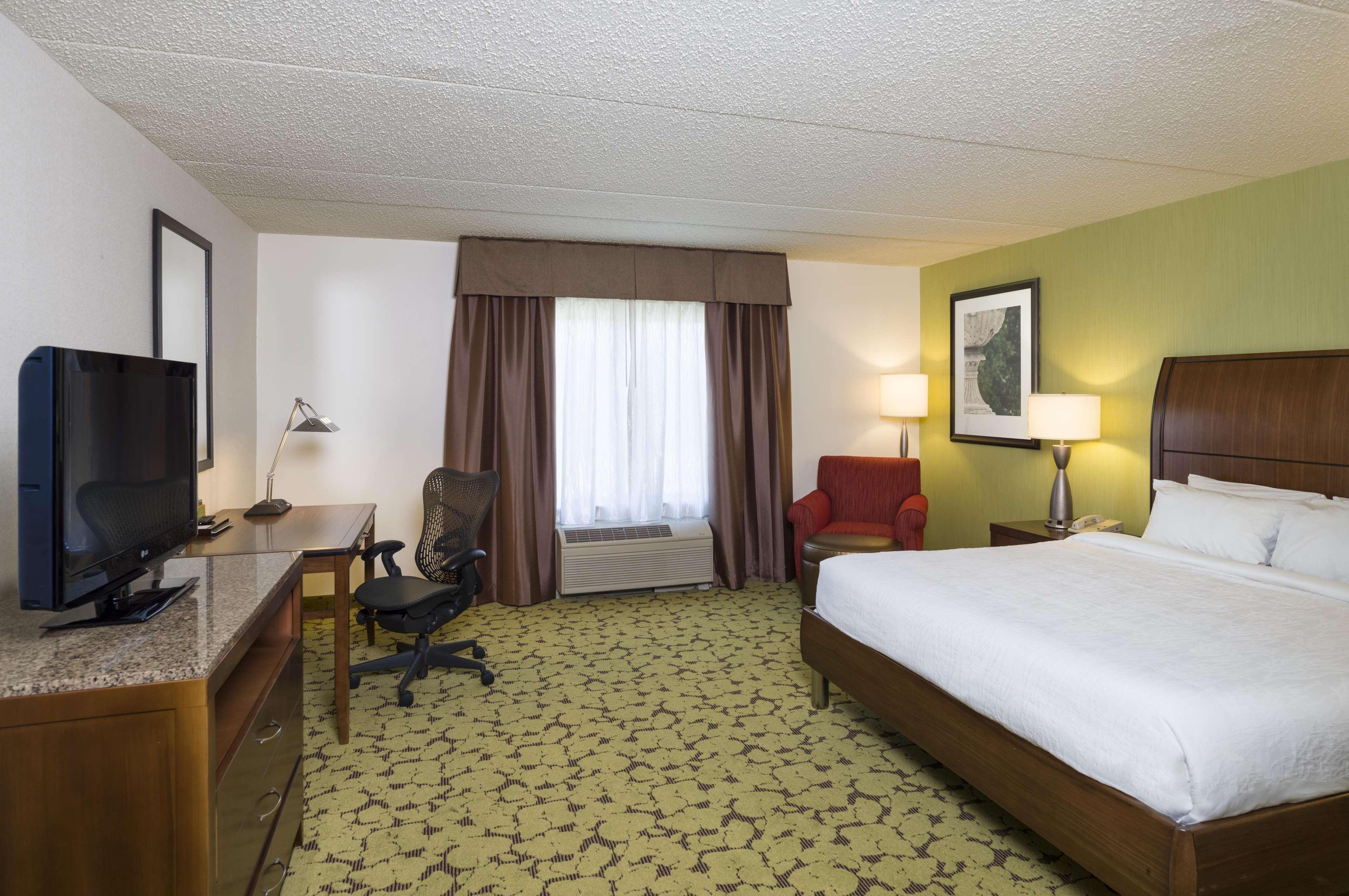 Hilton Garden Inn Edison/Raritan Center Exterior photo