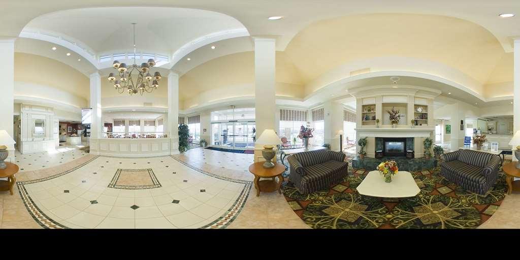 Hilton Garden Inn Edison/Raritan Center Interior photo